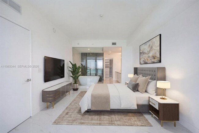 Building Photo - 700 NE 24th St