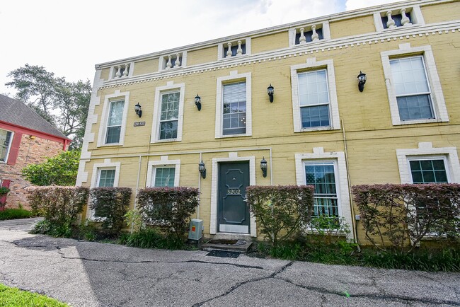 Building Photo - 5202 Arboles Dr