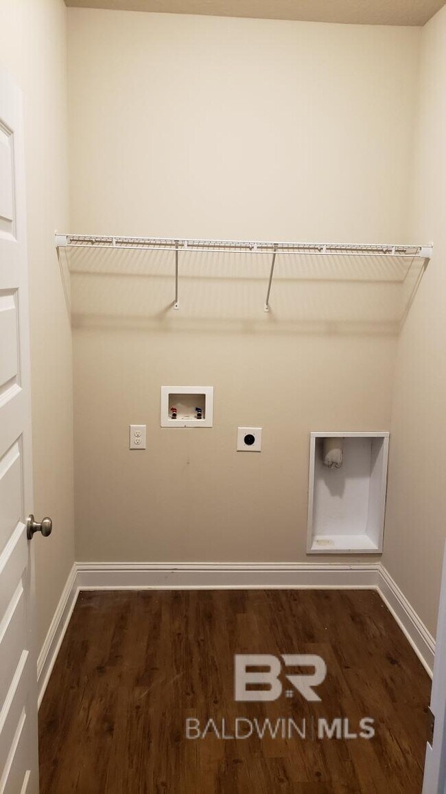 Building Photo - 24490 Kipling Ct