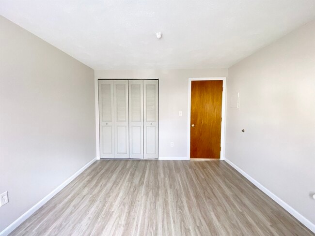 Building Photo - 128 Salem St