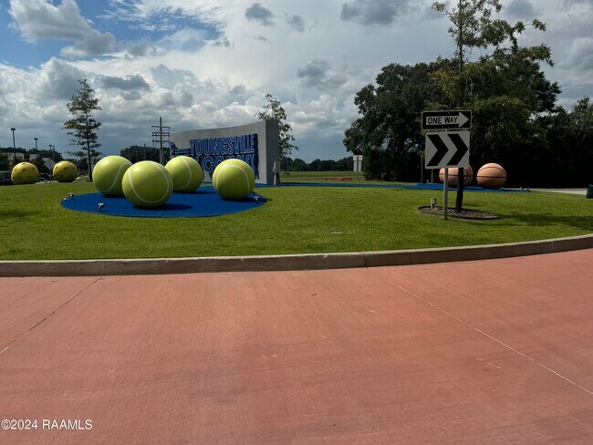 Building Photo - 216 Golden Cypress Dr