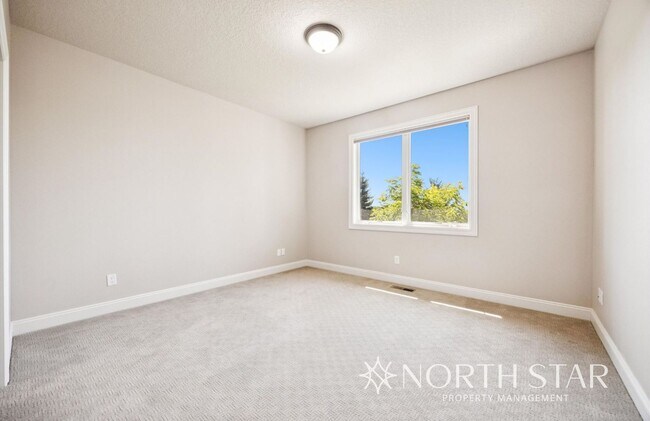 Building Photo - Executive Estate in Atherton Heights with ...