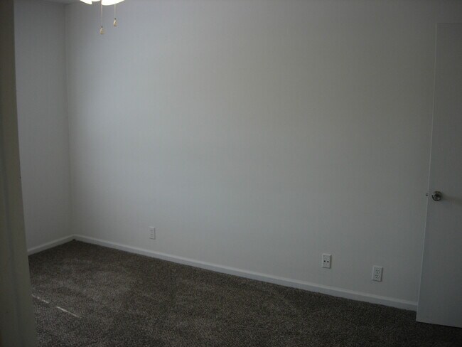 Building Photo - 150 Hillshafer Dr