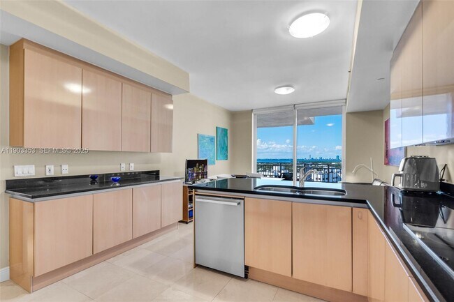 Building Photo - 791 Crandon Blvd