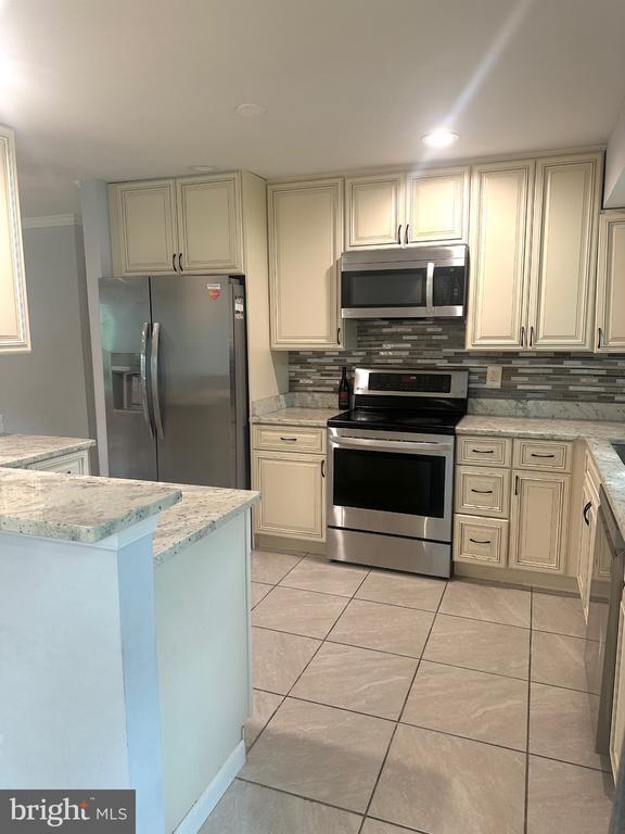 Building Photo - 5529 Corot Ct