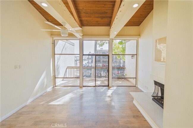 Building Photo - 6336 Marina Pacifica Dr N