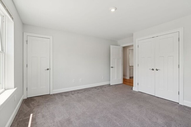 Building Photo - 3 Thomas Dr