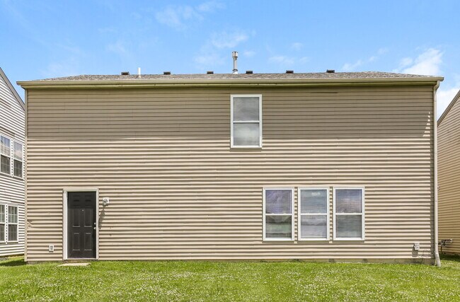 Building Photo - 2250 Cedarmill Dr