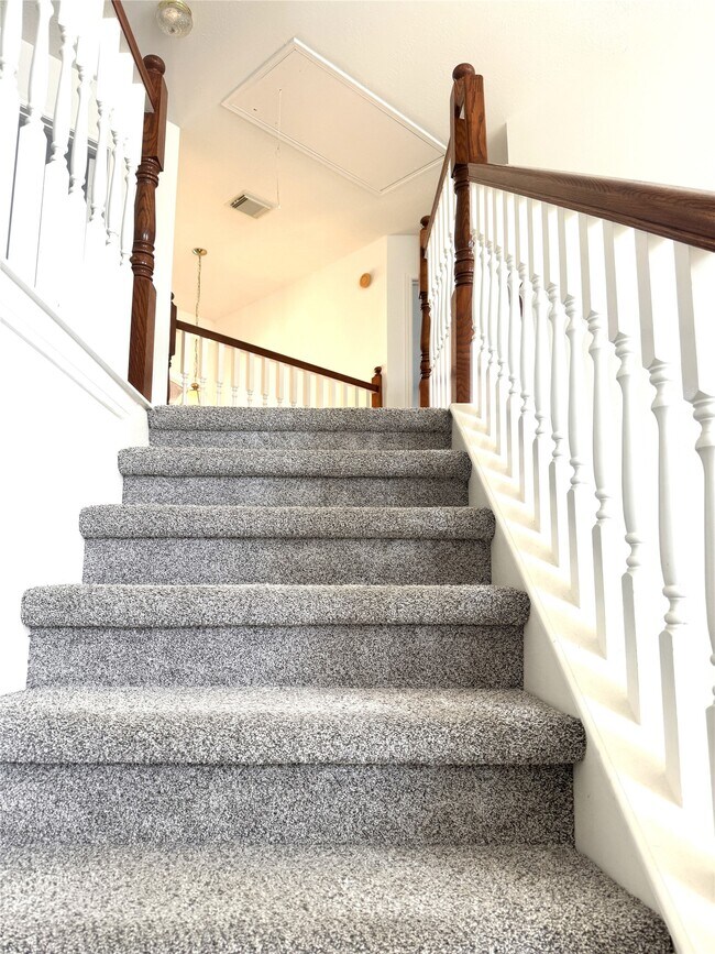 Building Photo - 6611 Sunrise Valley Ln