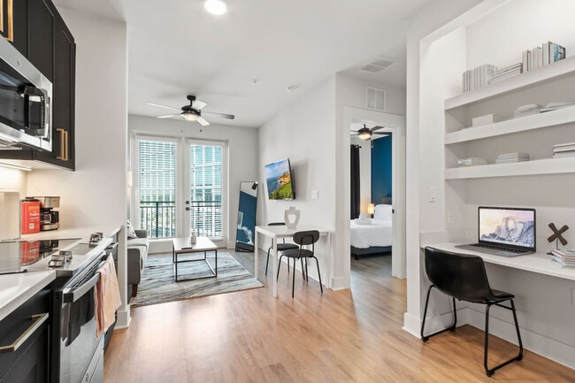 Building Photo - 2317 W Grace St