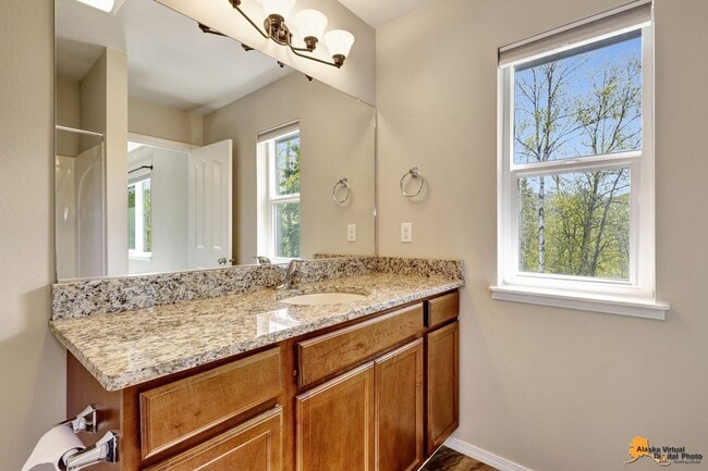 Building Photo - Beautiful 3-Bedroom Half Duplex in Eagle R...