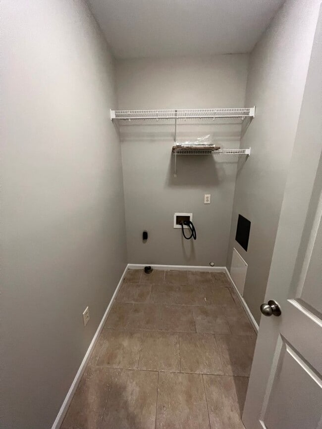 Building Photo - Townhome For Rent In Hoover!!! Available to View Now!