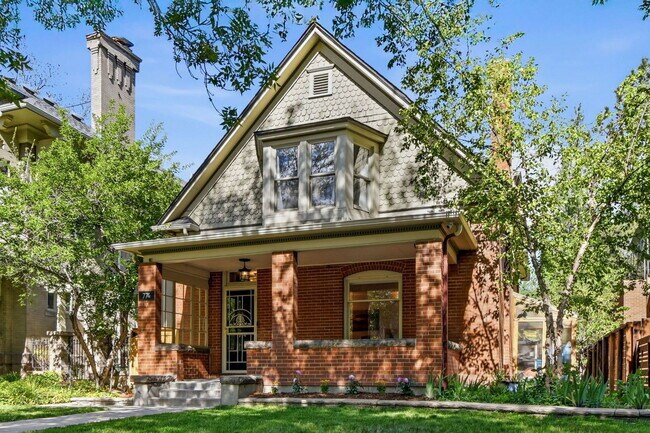 Building Photo - "Charming 4-Bed Oasis with 2.5 Baths in the Heart of Denver!"