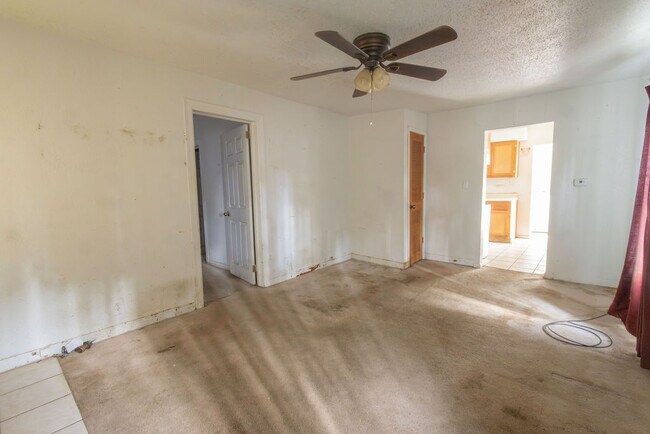 Building Photo - 304 W Fort Scott St