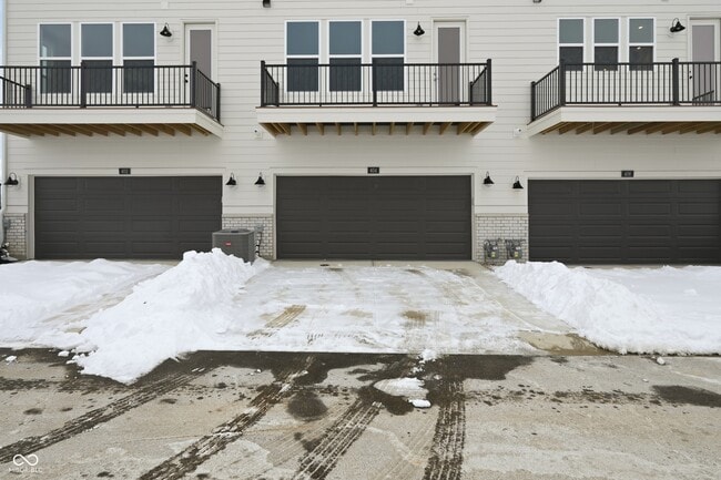 Building Photo - 404 Elite St