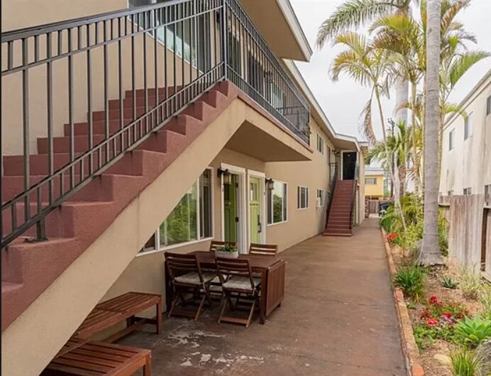 Common Area - 4841 Del Monte Ave