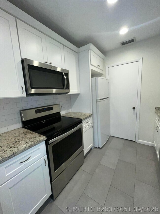 Building Photo - 815 Boynton Beach Blvd