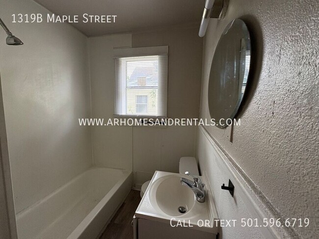 Building Photo - 1319B Maple Street-