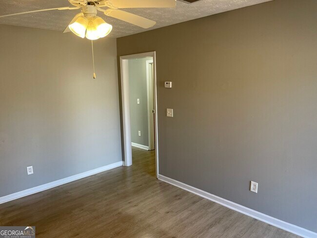 Building Photo - 30 Creek Bottom Dr