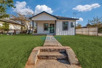 Building Photo - 4900 Leland Ave