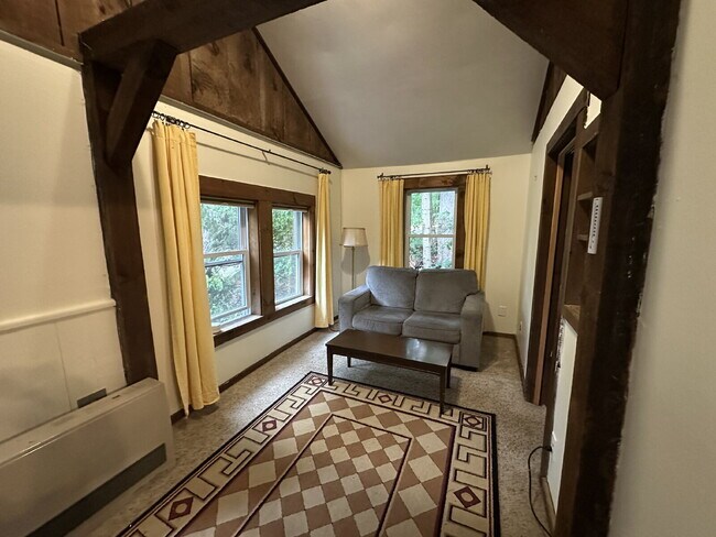 Building Photo - Charming Barrington Cottage Retreat: Fully Equipped 1BR Living with Private Yard Space!
