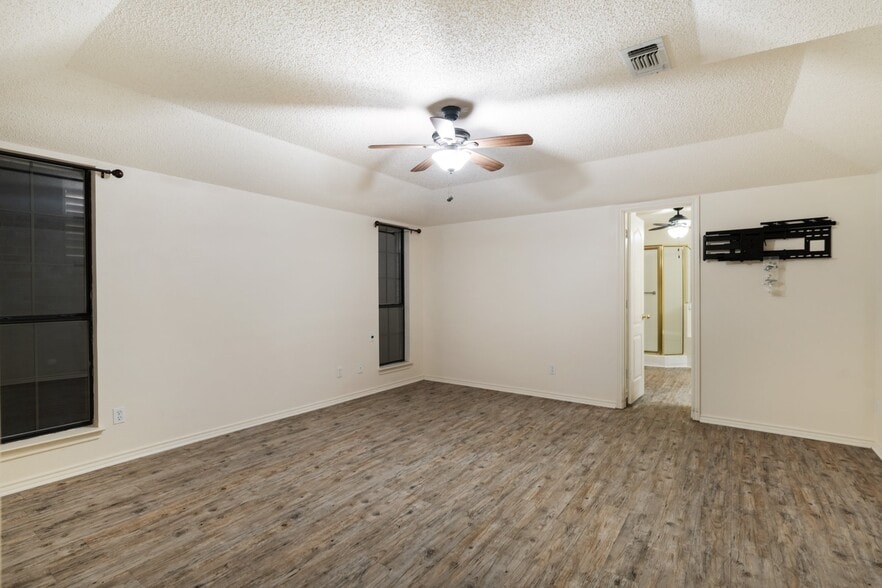 Building Photo - 4115 Primrose Ln