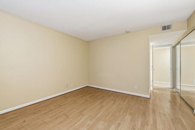 Building Photo - 84 Rancho Dr