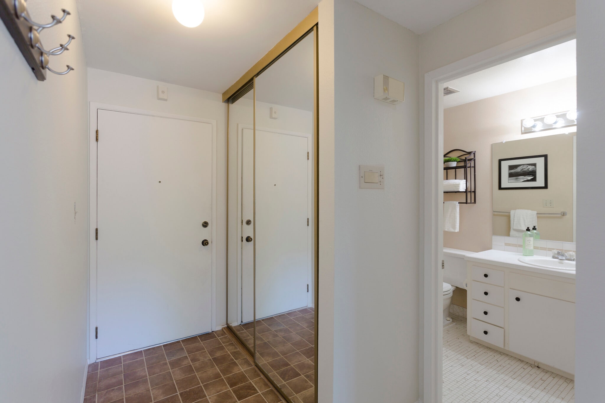 Building Photo - 911 N 73rd St