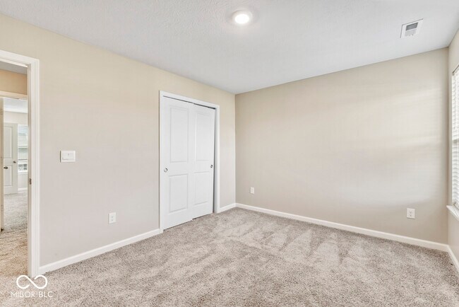 Building Photo - 6874 Nottingham Ln