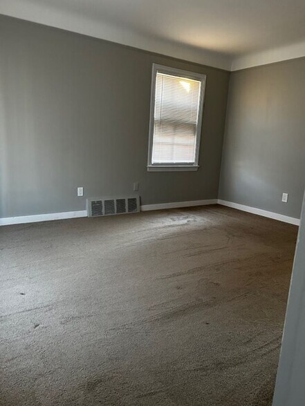 Building Photo - 16183 Dale St