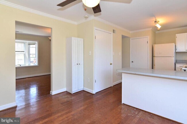 Building Photo - 12345 Woodlawn Ct