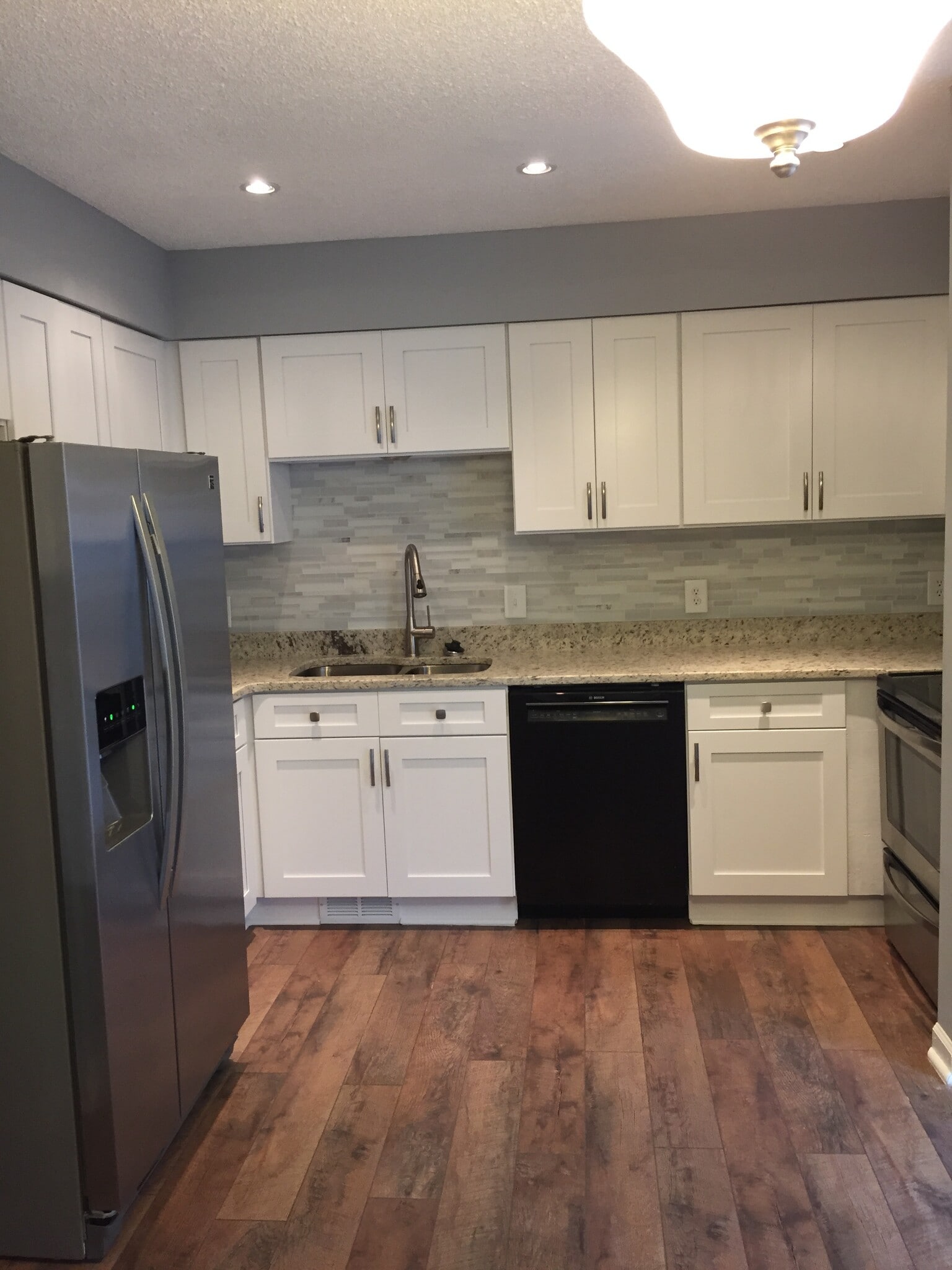 Kitchen - 6816 Ray Rd