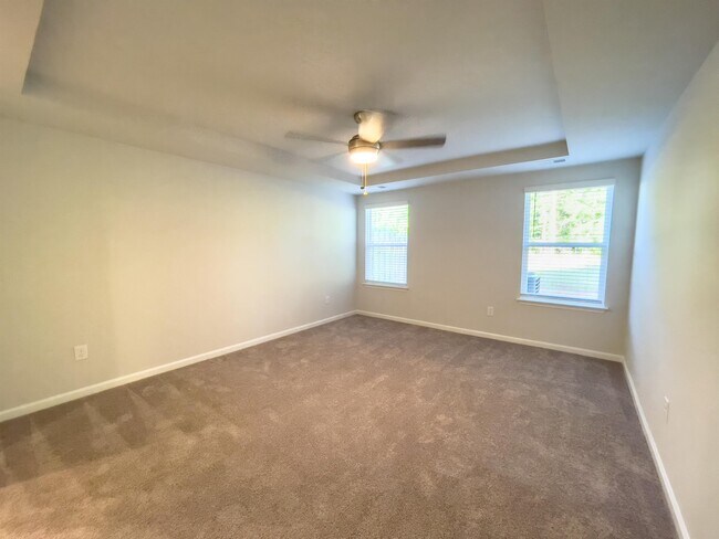 Building Photo - 107 Glen Forest Dr