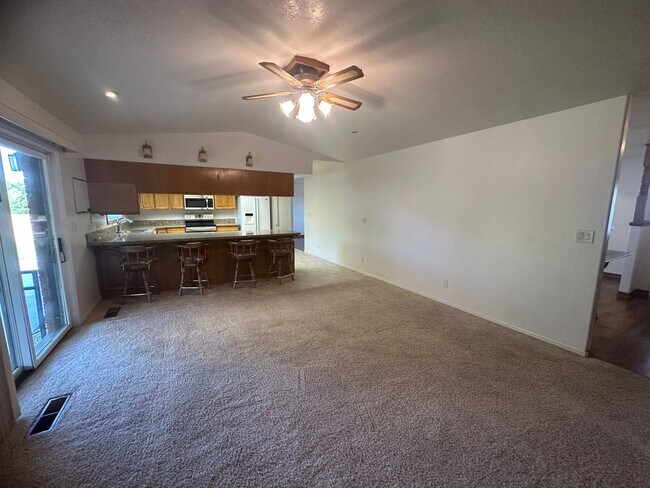 Building Photo - Charming Ranch Farmhouse in St. George – Spacious & Serene!