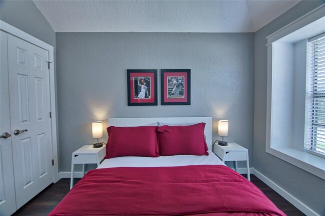 Building Photo - 2924 Canyon Oaks Ct