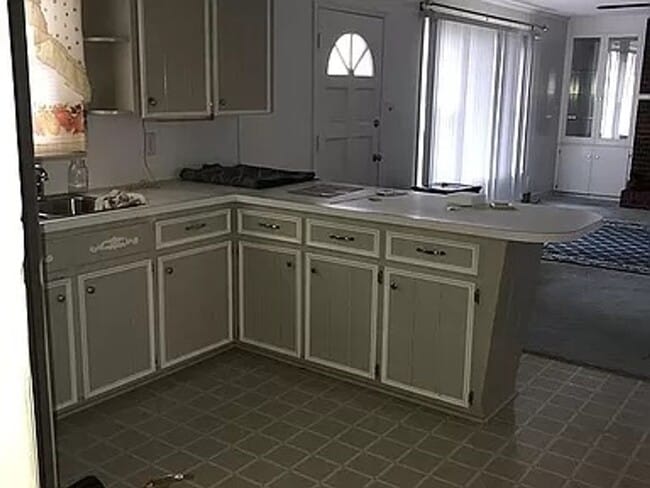 Building Photo - All Brick Rancer