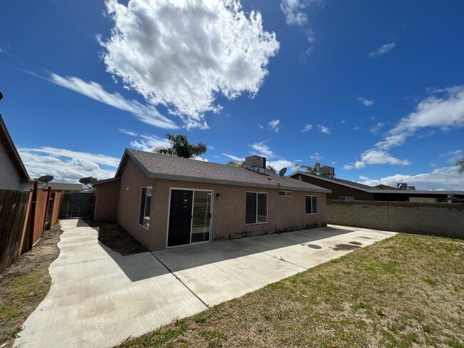 Building Photo - 1516 Hadar Rd