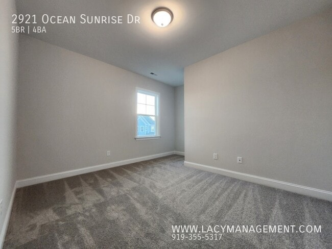 Building Photo - 2921 Ocean Sunrise Dr