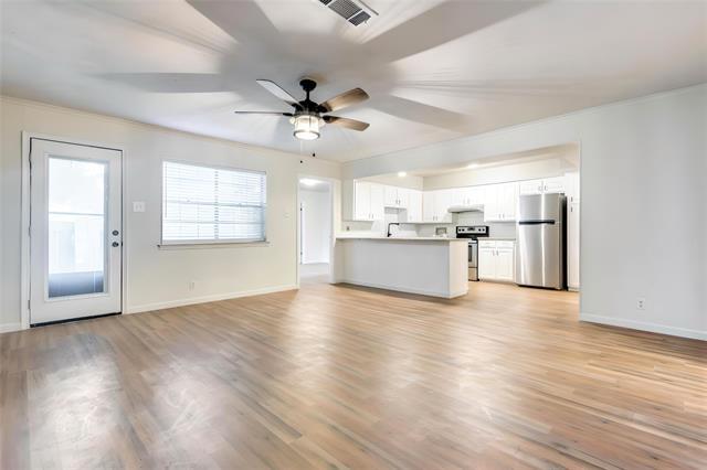 Building Photo - 524 N Woods St