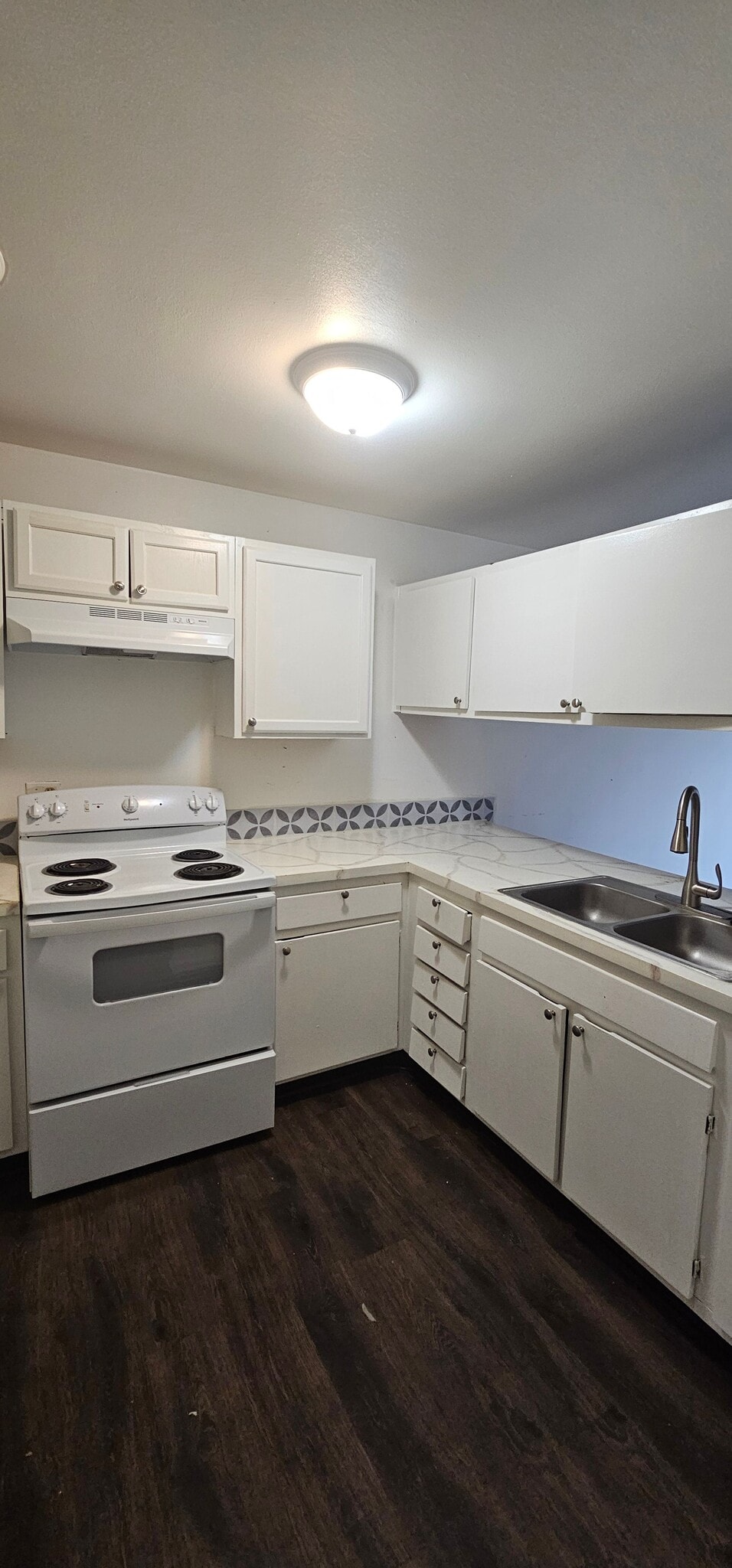 Building Photo - 819 N 70th St