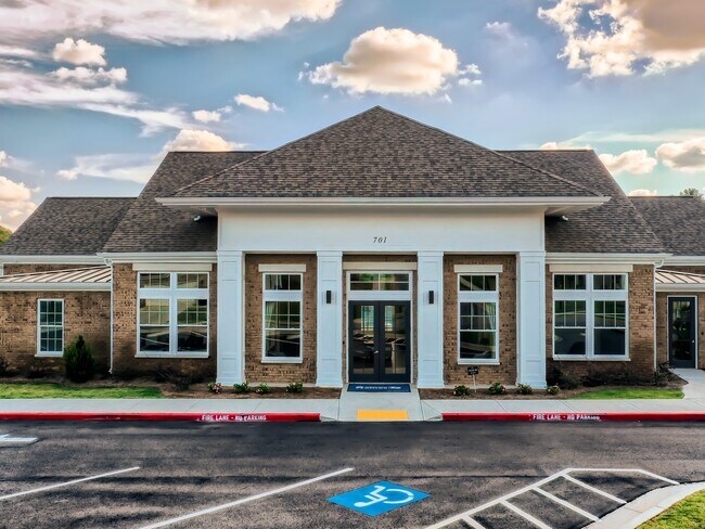 Building Photo - 212 Lake Vista Dr