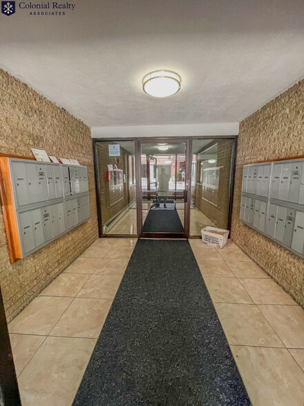 Building Photo - 15 Walbridge St