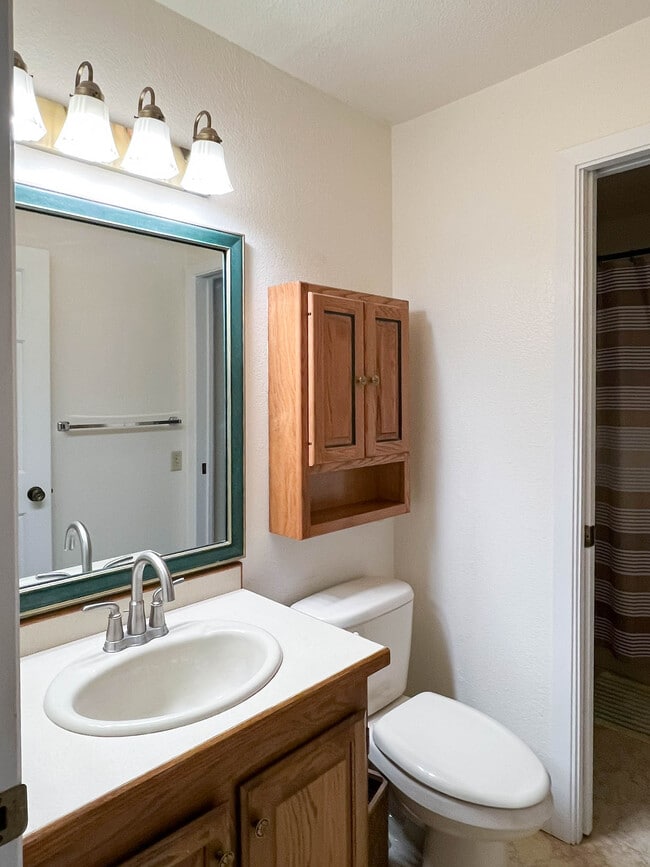 Building Photo - 315 E 12th Ave