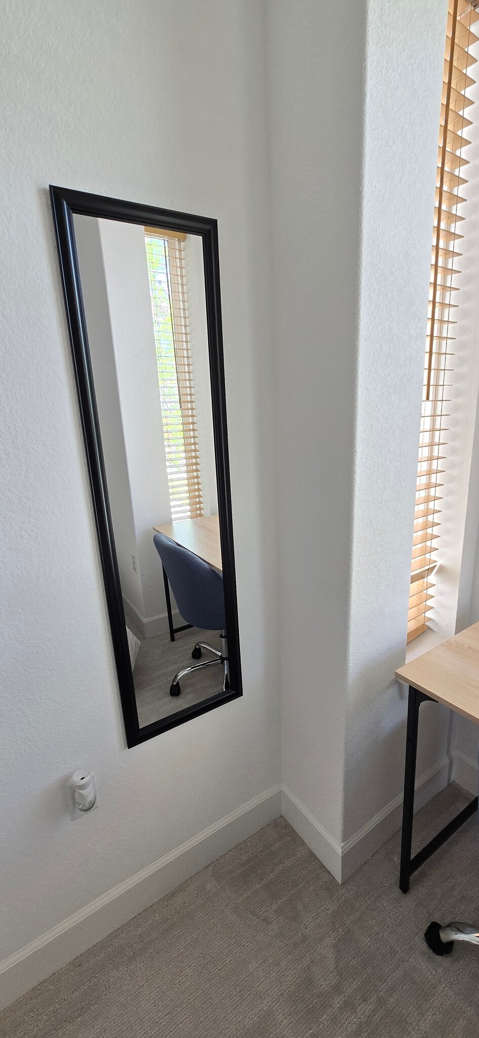 Wall mirror - 4212 Margarita St
