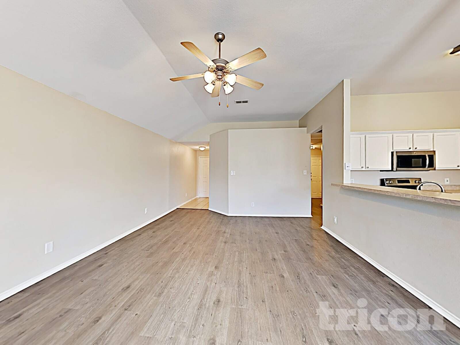 Building Photo - 1584 Sandhurst Dr