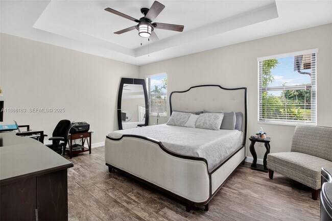 Building Photo - 3616 SE 2nd Dr