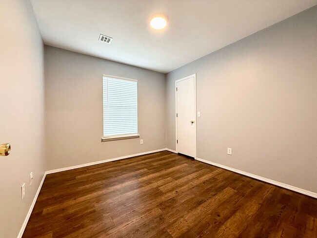 Building Photo - ***3102 NE 12th Street***