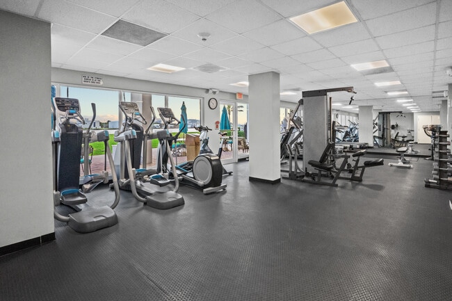 Building Photo - 2100 S Ocean Dr