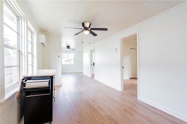 Building Photo - 805 Ave A