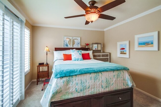Building Photo - Furnished/ Unfurnished Beach Rental- 2 Master Suites - Roof Top Deck- Gated parking